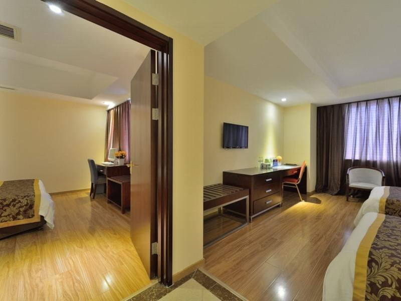 Greentree Alliance Beijing West Railway Station Zhanqian North Square Hotel Bagian luar foto